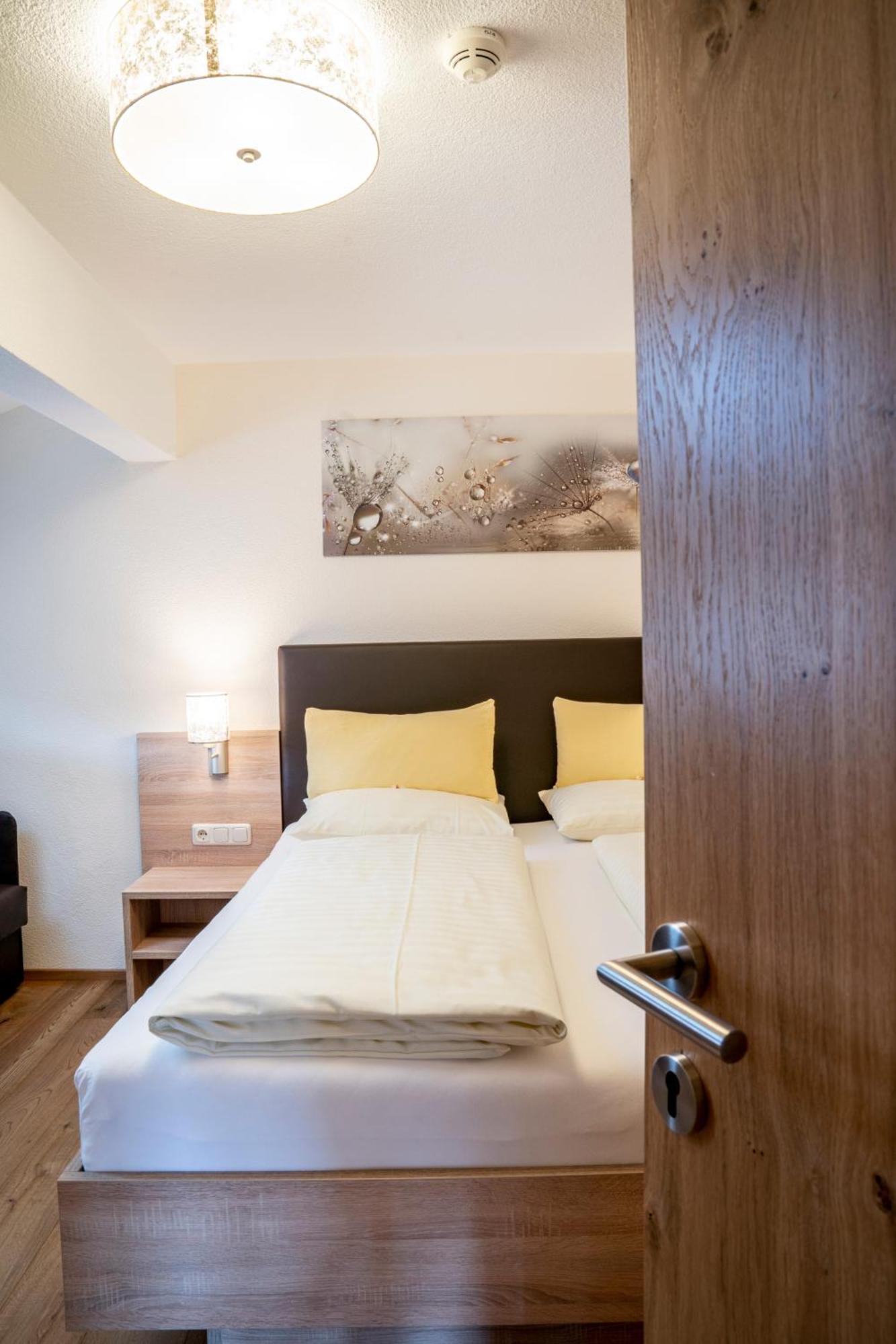 פיס Hotel Montana מראה חיצוני תמונה